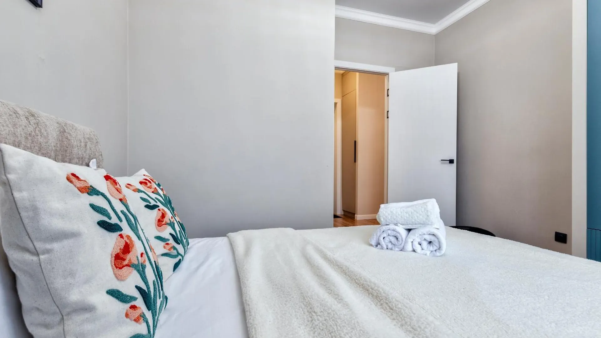 Apartment Grand Turan Comfort, Khanshatyr, Центр Города Nur-Sultan  Kazakhstan