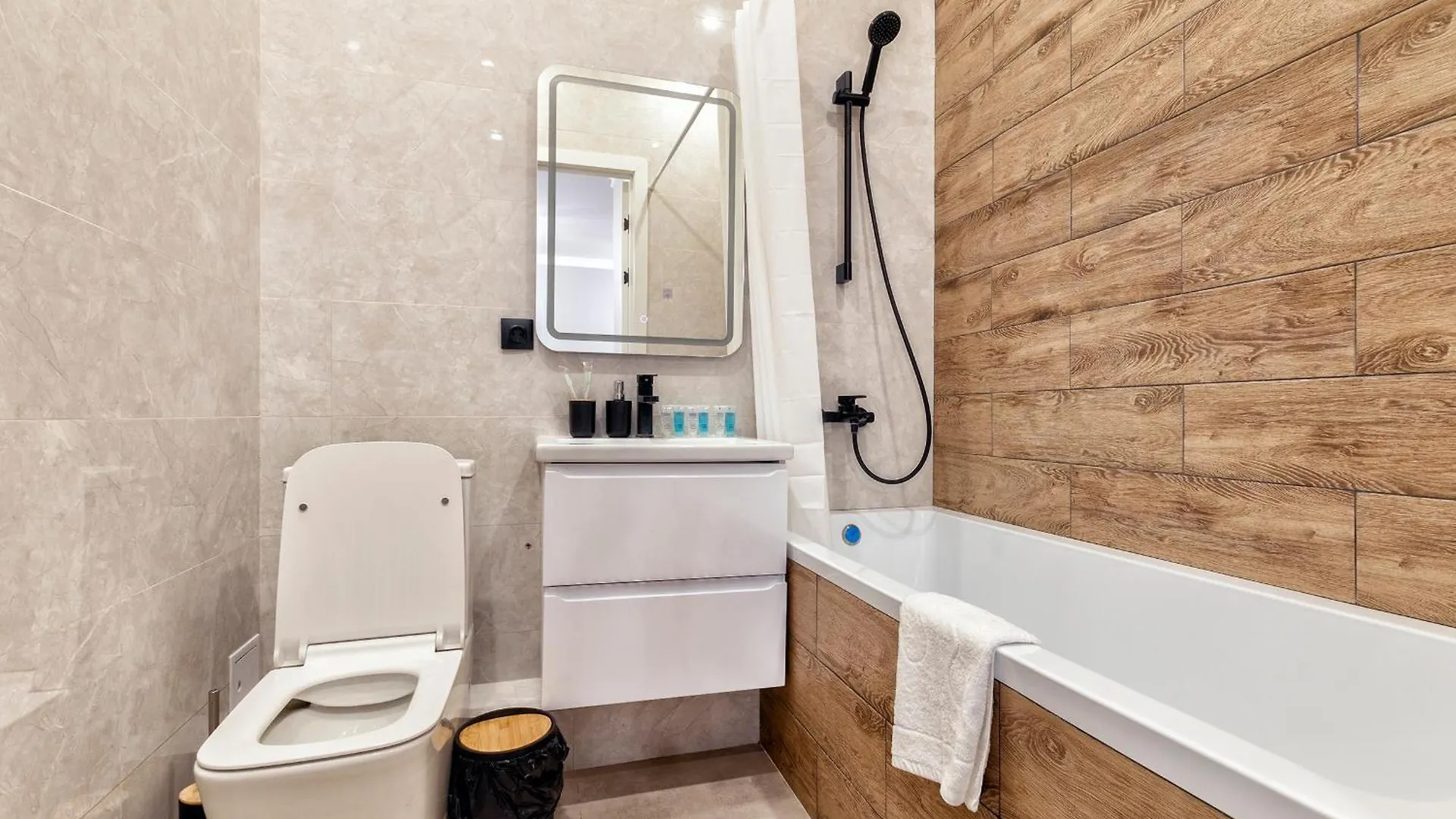 Apartment Grand Turan Comfort, Khanshatyr, Центр Города Nur-Sultan  Kazakhstan