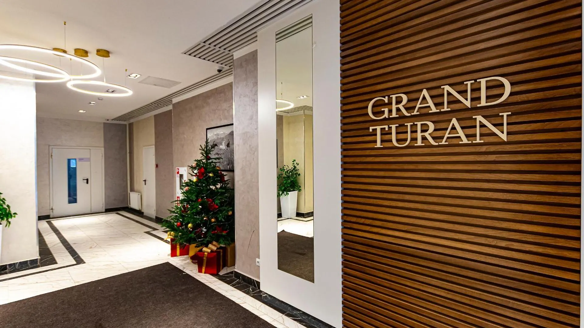 Grand Turan Comfort, Khanshatyr, Центр Города Astana